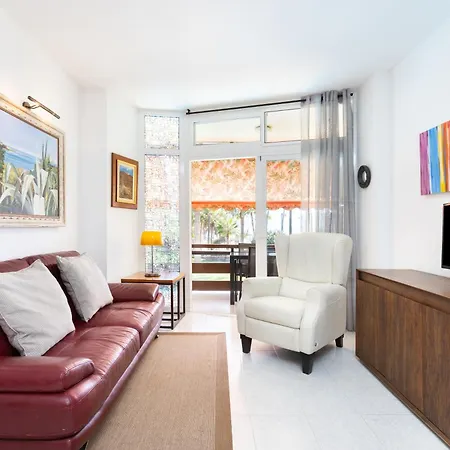 Seafront Just 200m From Vistas Appartement *